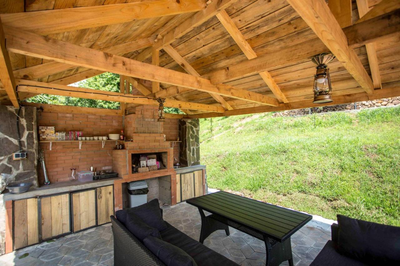 Woodpecker Ვუდფექერი Vila Batumi Exterior foto