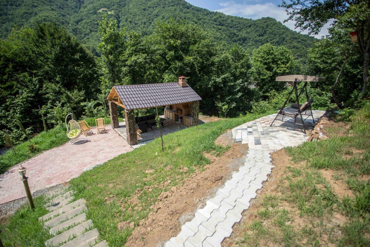 Woodpecker Ვუდფექერი Vila Batumi Exterior foto