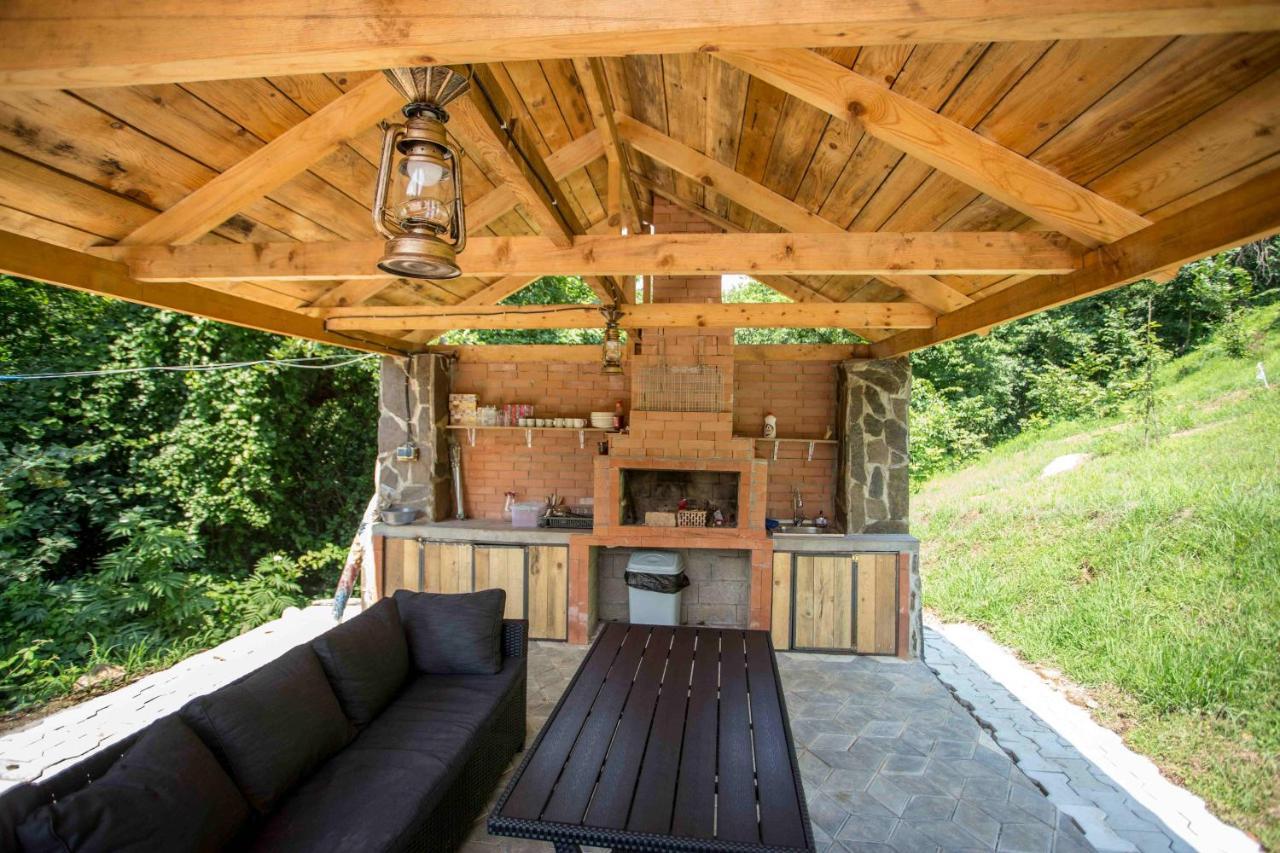 Woodpecker Ვუდფექერი Vila Batumi Exterior foto
