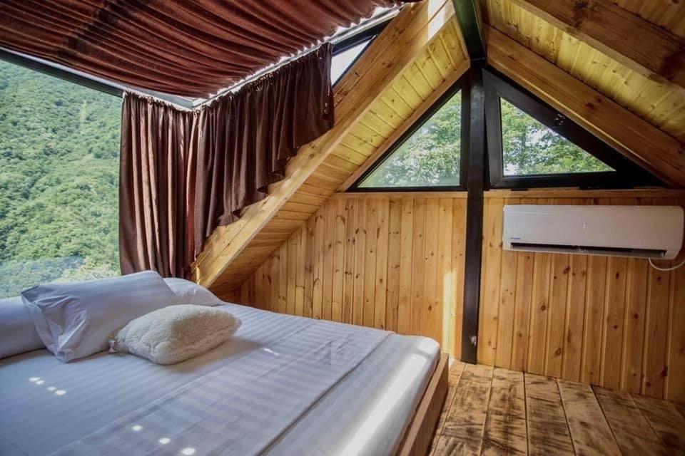 Woodpecker Ვუდფექერი Vila Batumi Exterior foto