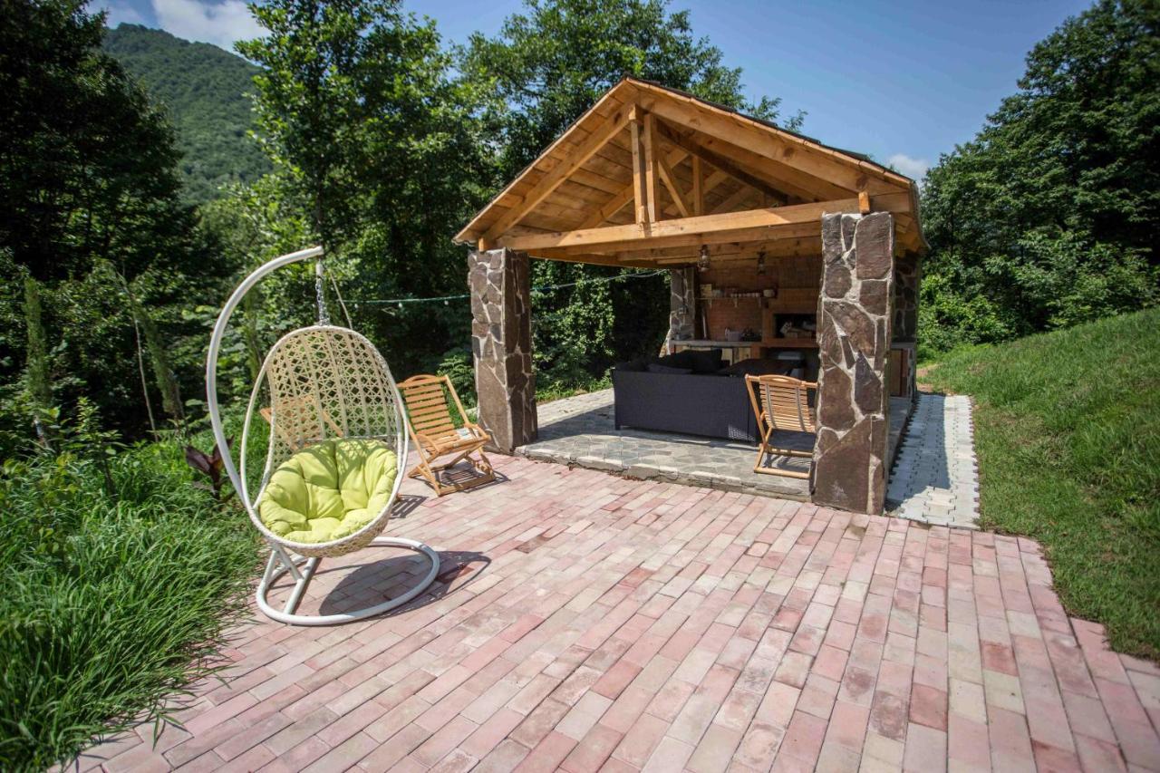 Woodpecker Ვუდფექერი Vila Batumi Exterior foto