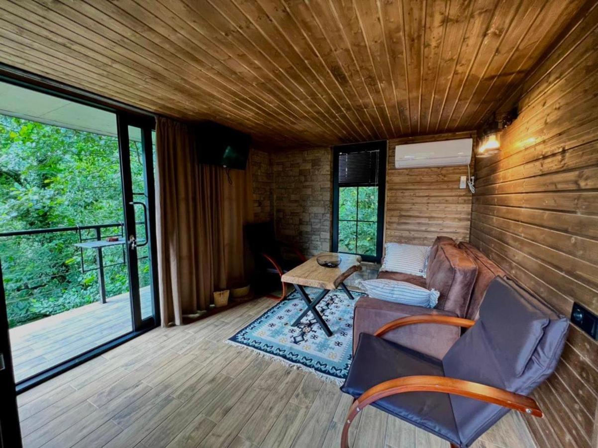 Woodpecker Ვუდფექერი Vila Batumi Exterior foto