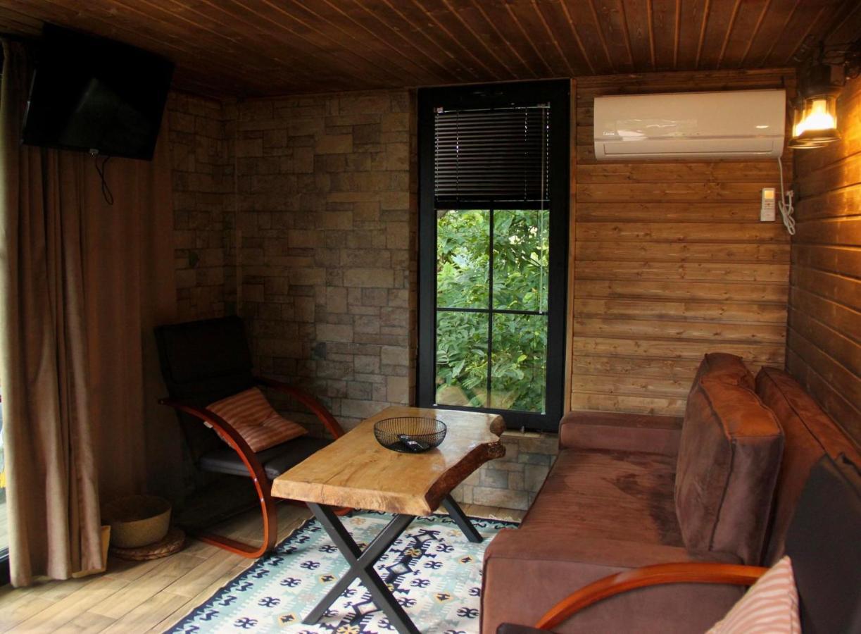 Woodpecker Ვუდფექერი Vila Batumi Exterior foto
